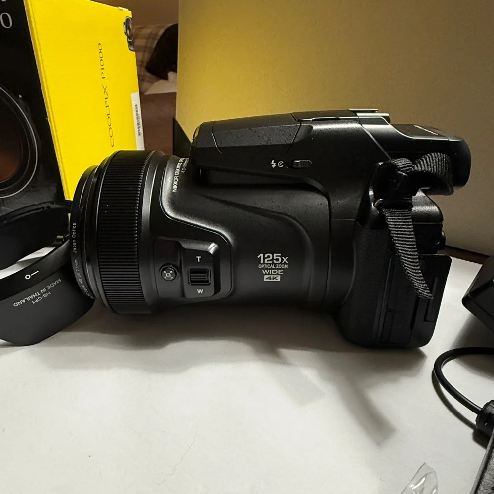Awesome Nikon coolpix 1000 package